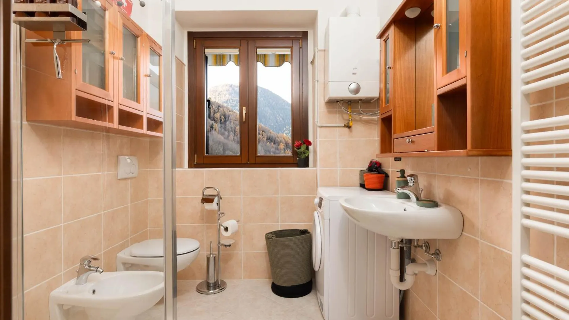 Aprica Favoloso Con Terrazzo Wi-Fi Netlix 4 Ospiti Comodi 3 Minuti Dalle Piste -Davvero Comodo Lejlighed