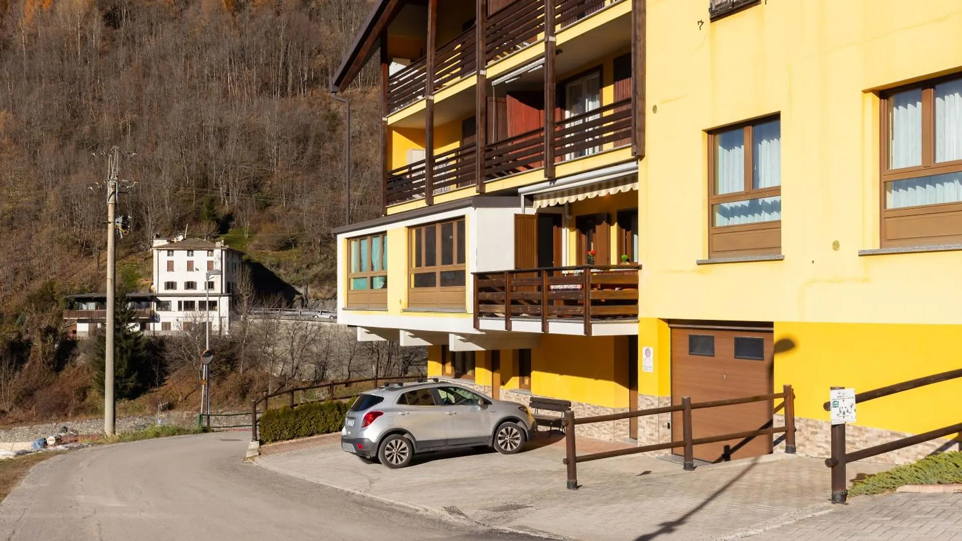 Aprica Favoloso Con Terrazzo Wi-Fi Netlix 4 Ospiti Comodi 3 Minuti Dalle Piste -Davvero Comodo