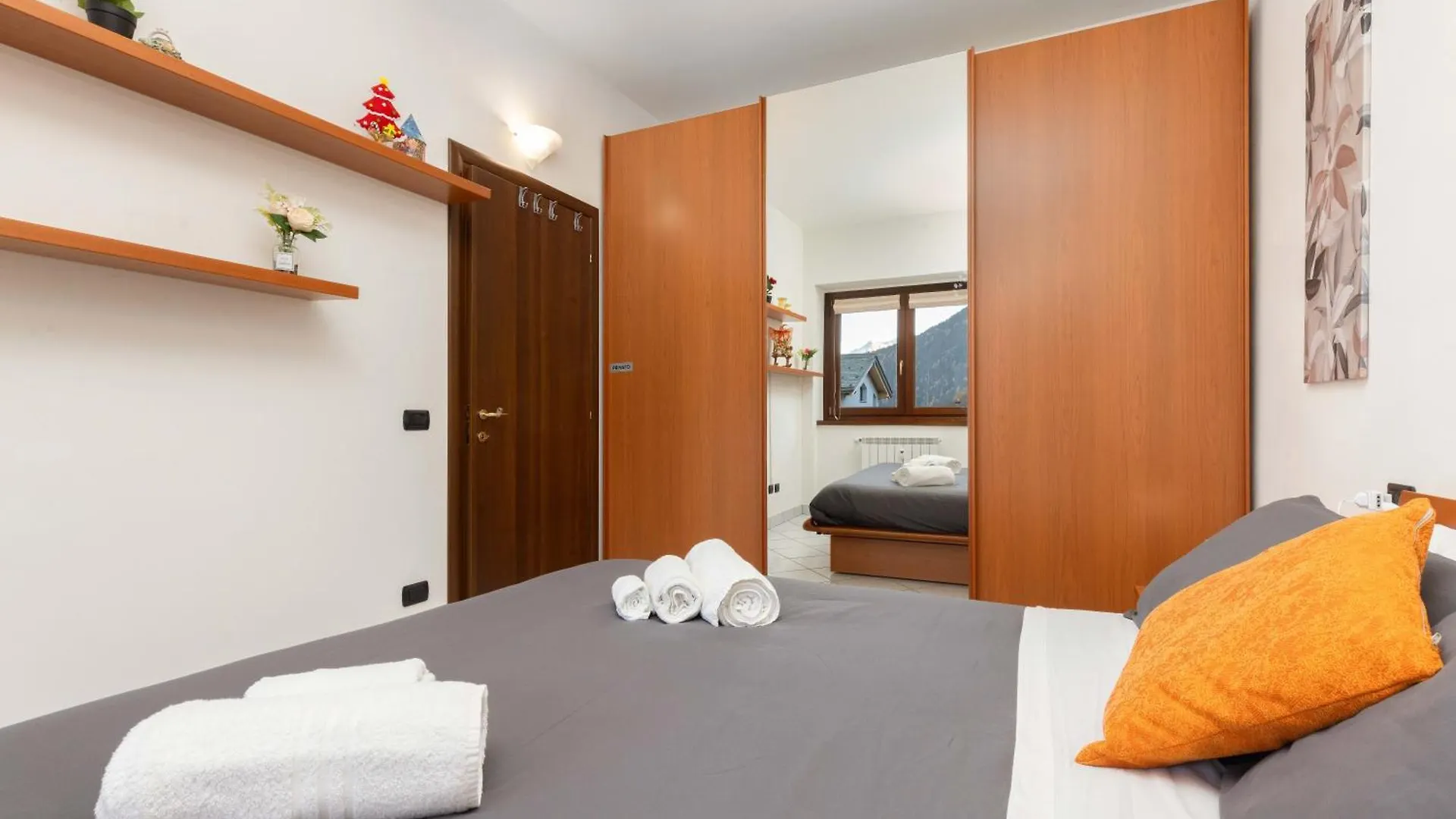 Lejlighed Aprica Favoloso Con Terrazzo Wi-Fi Netlix 4 Ospiti Comodi 3 Minuti Dalle Piste -Davvero Comodo